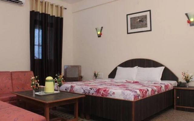 Geetanjali Hotel & Motel