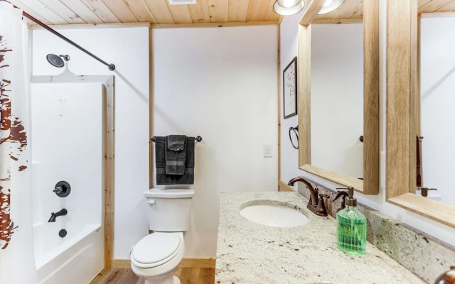 Mccaysville Cabin: Fire Pit, BBQ + More!