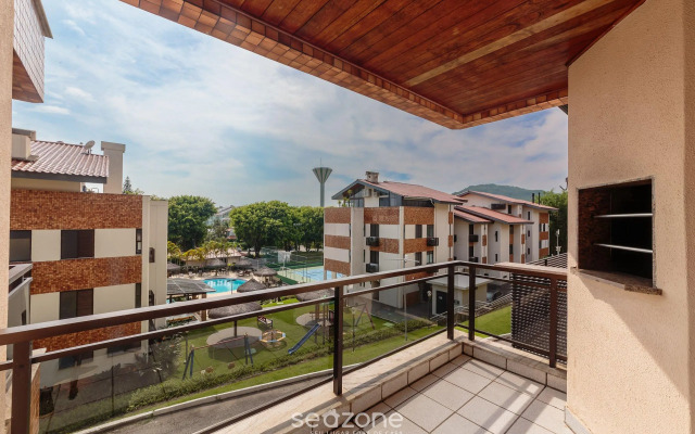 Apto a 300m da encantadora Praia Brava CCU203