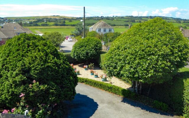 Eypeleaze B & B