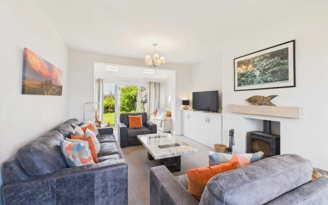Host Stay Chirnells