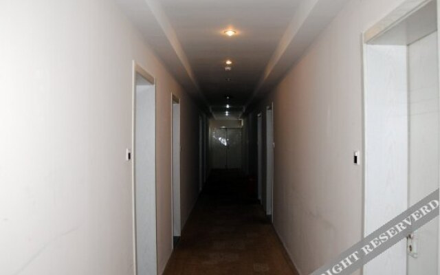 Yihu Hotel