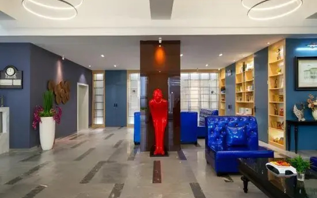 Poltton International Service Apartment