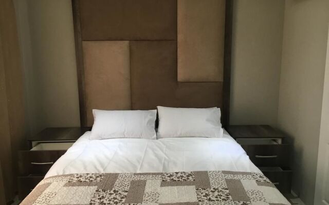 Caribbean Estates Villa & Apt