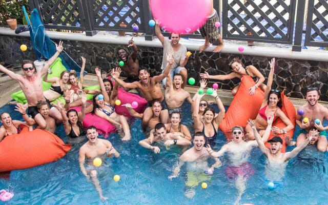 Mad Monkey Hostel Bangkok @ Rambuttri Village Khaosan Area