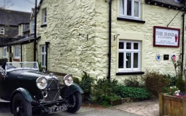 The Hand at Llanarmon