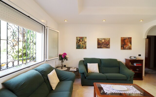 1120 Villa Meneguina-zafiro