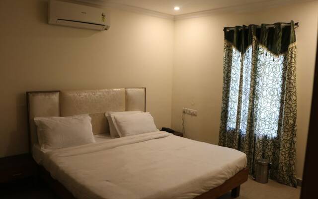 OYO 5190 Hotel Golden Inn