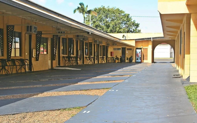 Bourbong Street Motel