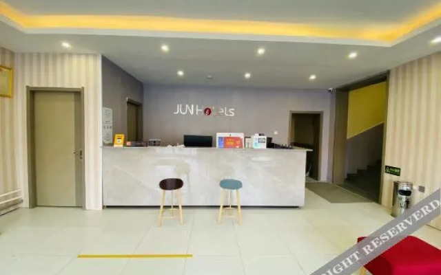 Junyi Chain Hotel (Xiong County)