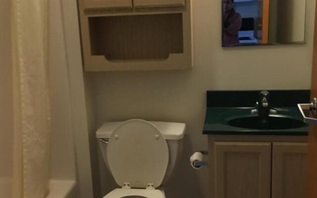 All Suites Inn Budget Host