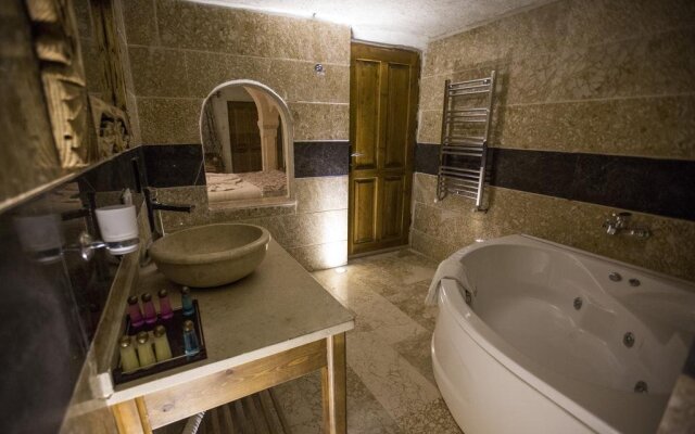 Spelunca Cave Hotel
