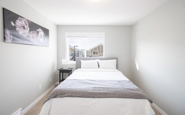 Modern 3 Bedrooms Townhouse in Southpoint
