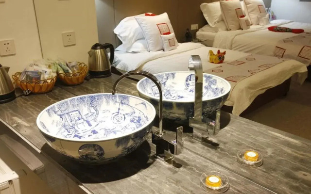 China Community Art Habitat Hotel