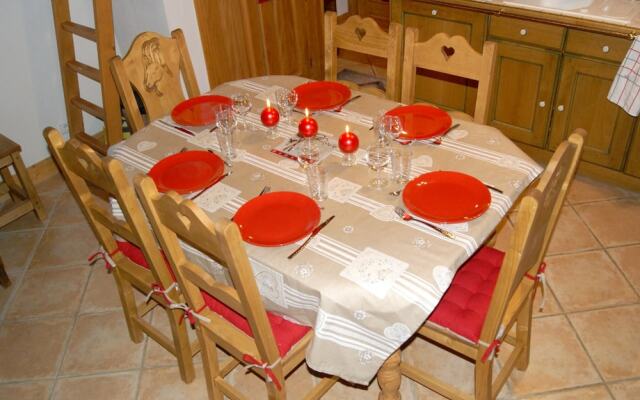 Apartment With 2 Bedrooms in Pralognan-la-vanoise, With Wonderful Moun