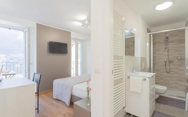 Pozzo Vertical Apartment With Garden and Parking