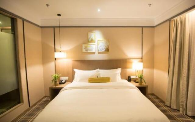 Book & Life Hotel