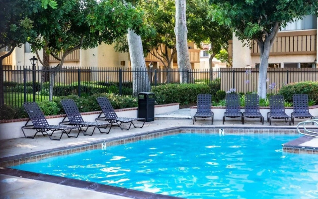 Zen Living Minutes From Little Saigon