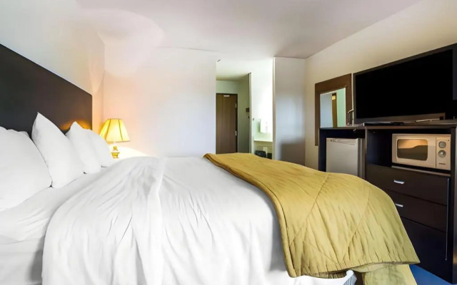 FairBridge Inn & Suites Sunnyside