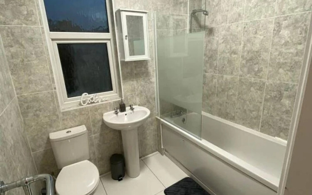 Cosy, Modern House Nearby Seafront - Southend