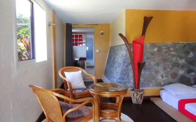 Studio in Étang Salé, With Wonderful sea View, Private Pool, Enclosed Garden