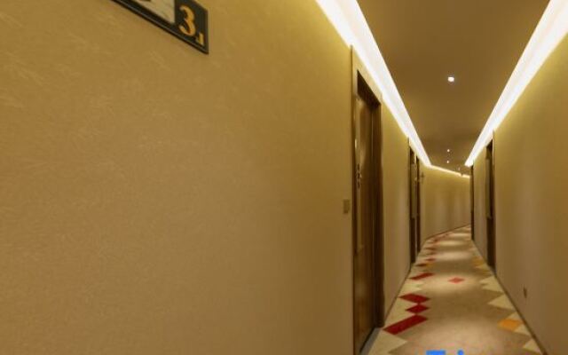 Shanghai Kuoyue Hotel（Shanghai Jiangning Road Metro Station）