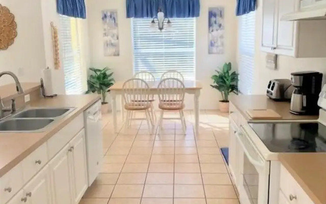 Fl Special!! Grand Cumbrian 4 Bedroom Villa by RedAwning