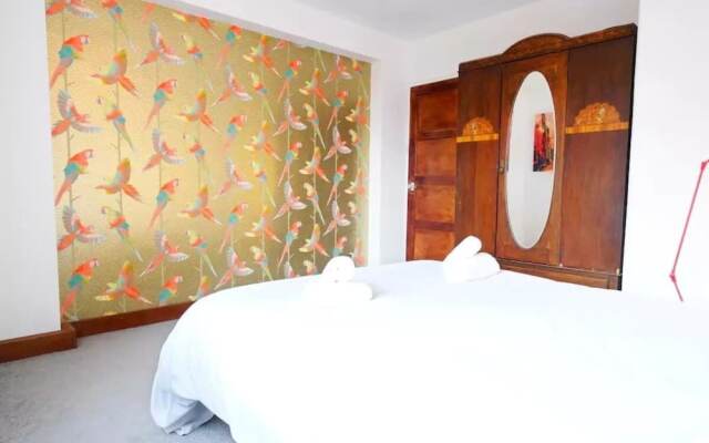 Stylish 2bed Family Home in Clerkenwell