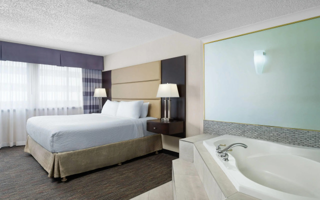 Ramada Plaza by Wyndham Regina Downtown