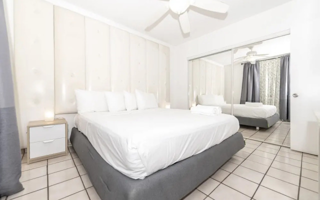 Sofi Beach Apartment