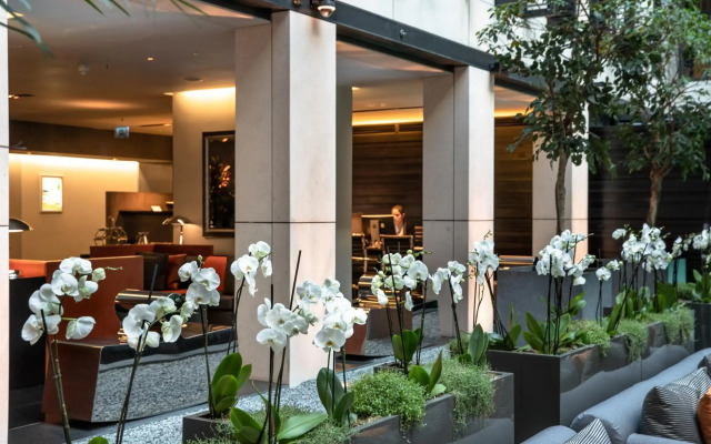 Grosvenor House Suites