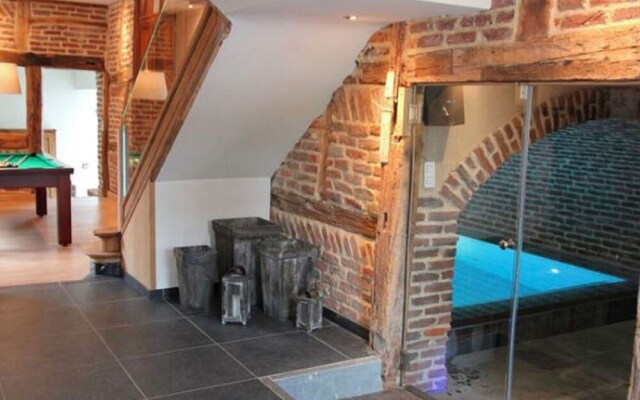 Attractive Holiday Home with Pool, Hot Tub, Fireplace near Spa