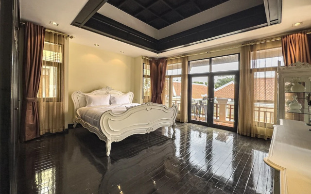 Executive 4 Bed Pool Villa - VTM