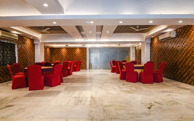 Fabhotel Shivani International