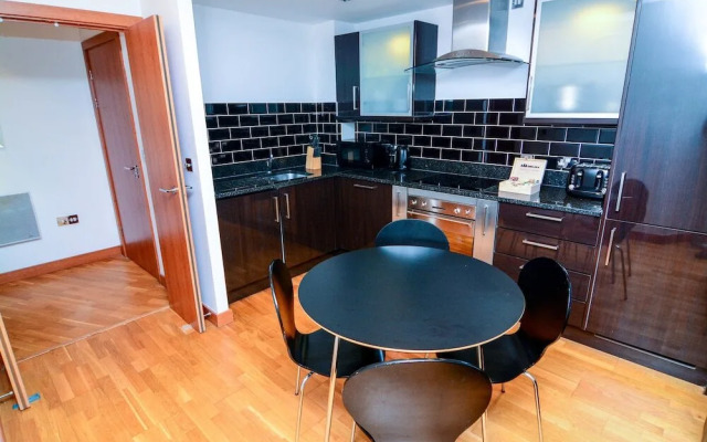 Modern 2 bed apartment in London - RGB 65388