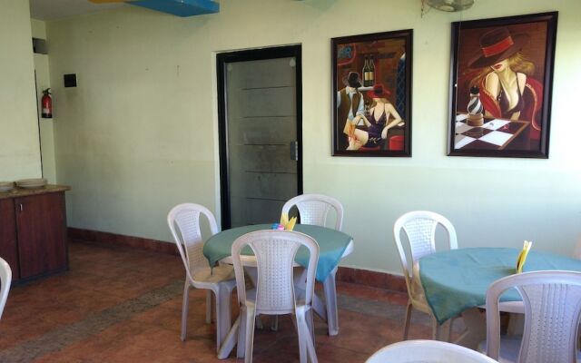 Bhammar's Inn - A Pure Vegetarian Hotel