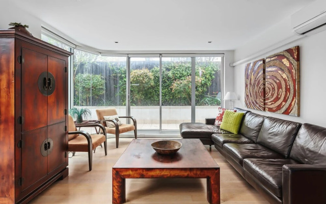 Boutique Stays - Lalique, Elwood