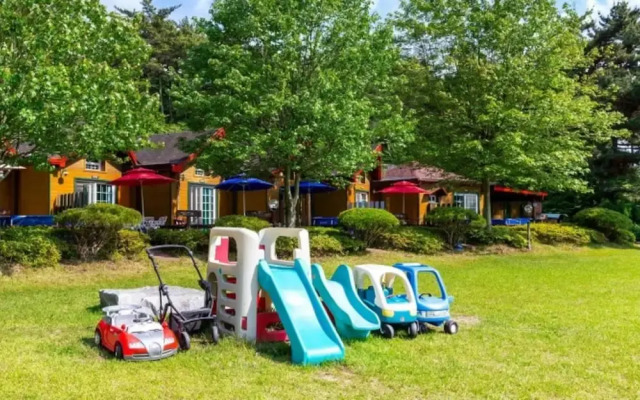 Taean Avec Mont Pension