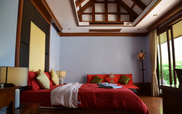 Sirinthara luxury villa