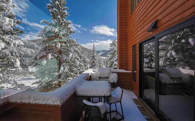 Tennis Townhome 2 Bed 2.5 Bath
