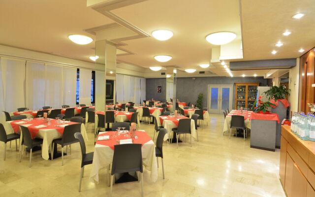 Hotel Oasi