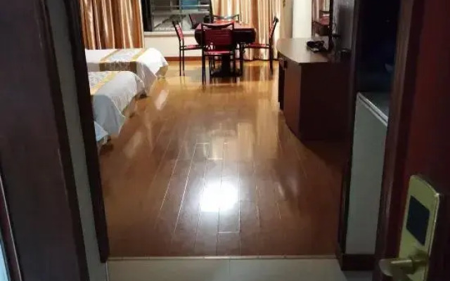 Jiaoling Shun'an Hotel