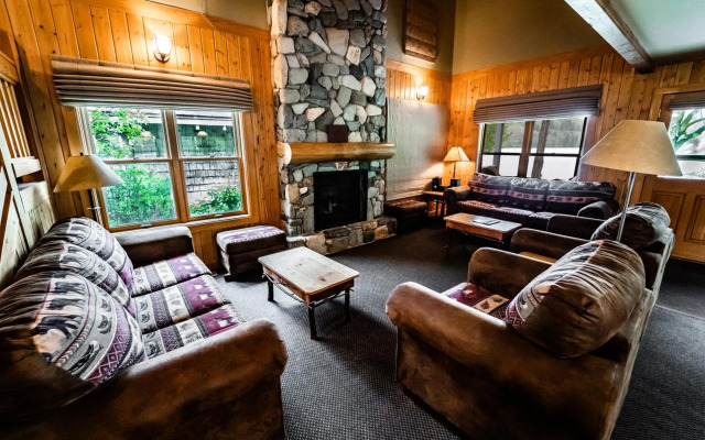 Sun Mountain Lodge