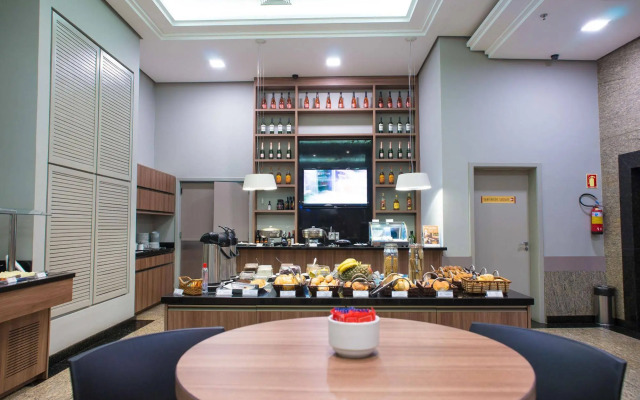 Hotel Continental Business