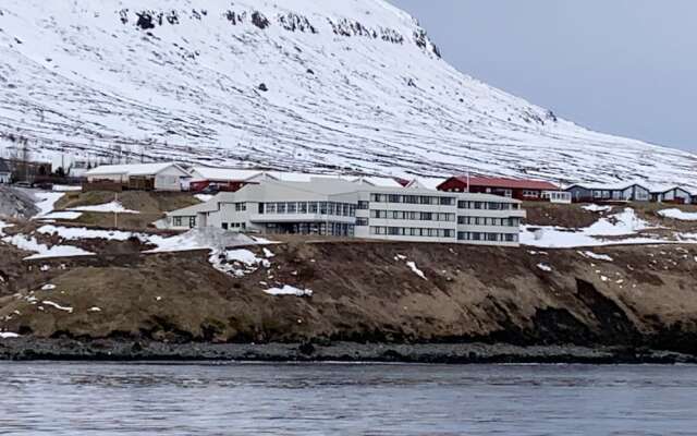 The Cliff Hotel