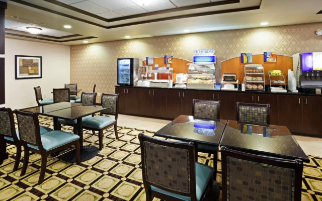 Holiday Inn Express & Suites Newport S by IHG