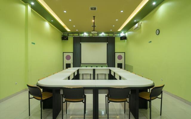 OYO 342 De' Kayakini Hotel