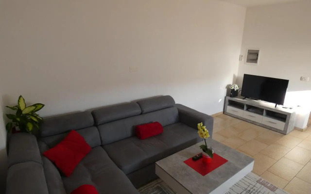 Apartment & Olive oil Valuma