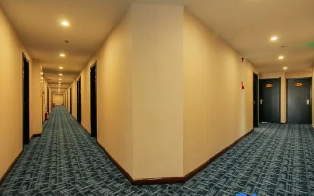 Xunjia Fashion Hotel (Zhengzhou Liulin Subway Station Branch)