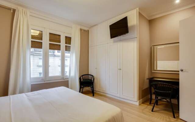 Cosy 3bed/2bath in Vibrant Eixample, Near Metro